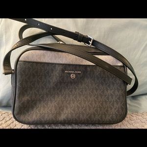 Michael Kors Jet Set Camera Crossbody